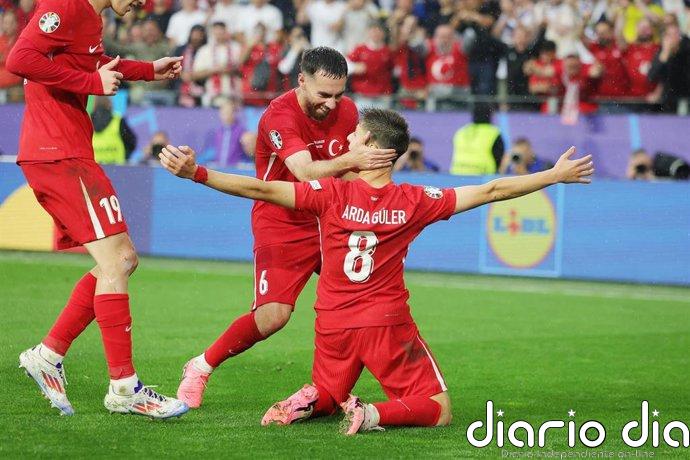 Australia reta a Turquía en su regreso al Mundial tras 24 años