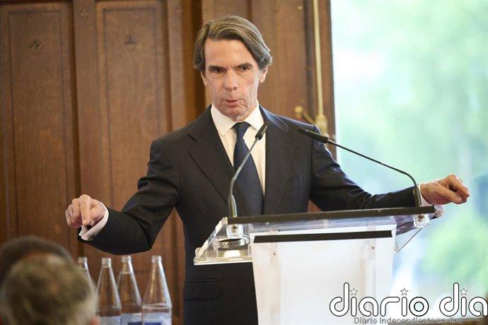 Aznar advierte de que una continuidad de la actual coalición de gobierno supondrá "el final del sistema constitucional"