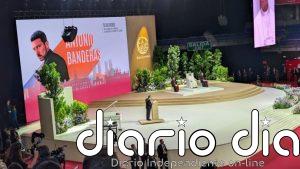 Banderas pone en valor ante el Papa la Semana Santa de Málaga y reivindica el arte frente a las violencias