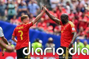 Bélgica espabila a tiempo ante Egipto