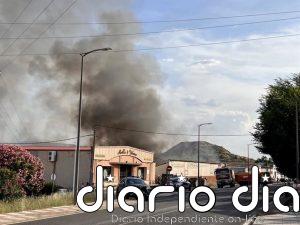 Bomberos intervienen en un aparatoso incendio en una empresa de recuperación de metales de Puertollano