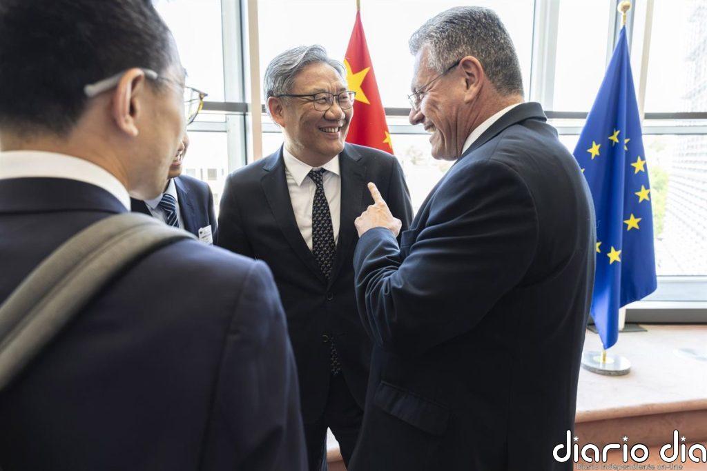 Bruselas y Pekín anuncian el inicio de un diálogo comercial que busca lograr "resultados tangibles" en otoño