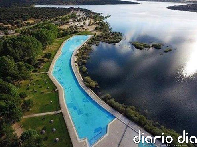 Buitrago retrasa la apertura de su piscina, la más larga de España, por el inicio de temporada de la Regata de Traineras
