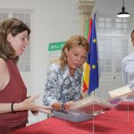 Cádiz arranca la Semana de los Archivos mostrando dos 'Diarios de Voluntarios Distinguidos' de 1810 y 1811