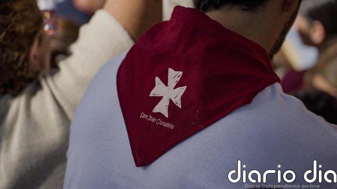Cargas policiales para disolver una trifulca entre un numeroso grupo de jóvenes en Sant Joan de Ciutadella
