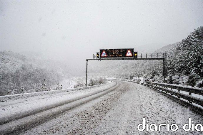 Catalunya abre las ayudas para limpiar las vías de las comarcas de montaña afectadas por la nieve