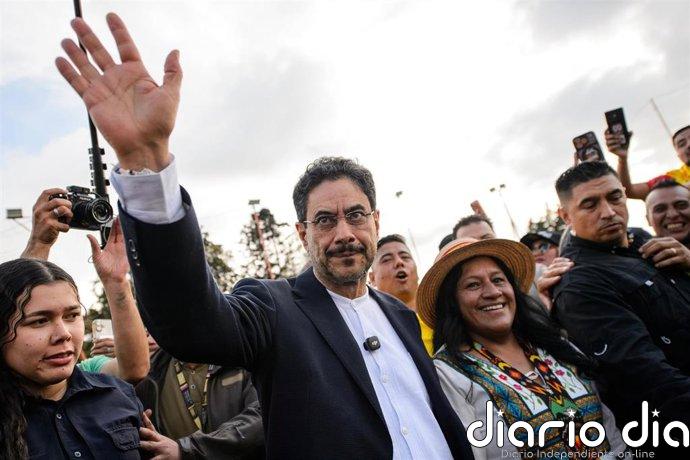 Cepeda denuncia un plan de De la Espriella para un autoatentado antes de la segunda vuelta electoral de Colombia