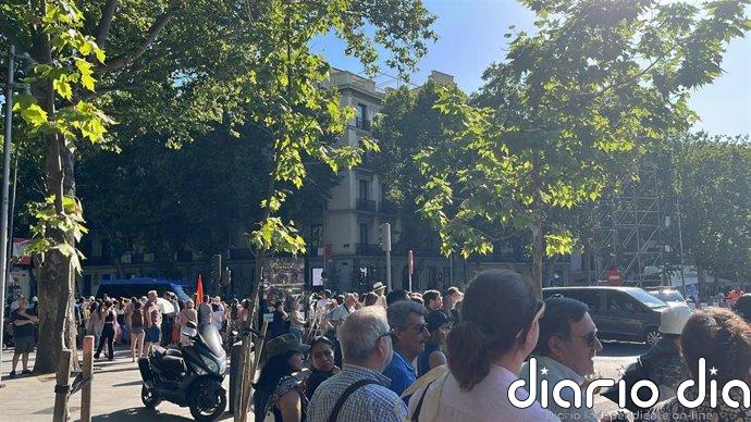 Cientos de fieles aclaman al Papa: "Ha hecho que resurja la fe" y "Ha puesto a los políticos en su sitio"