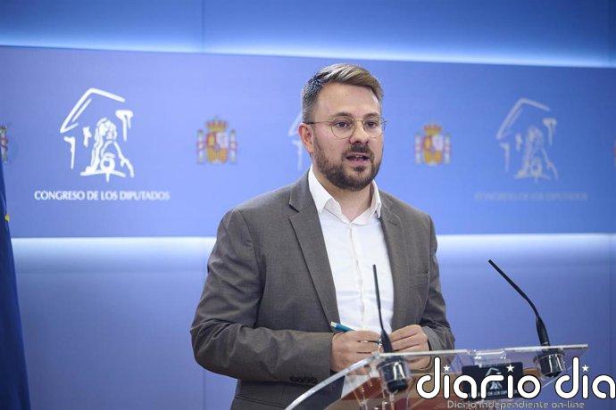 Compromís ve "una causa general" contra Sánchez y su esposa y anima al juez Peinado a presentarse a las elecciones