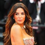 Con movimiento, brillo y un acabado natural: así son -y puedes recrear- las ondas que luce Eva Longoria con 51 años