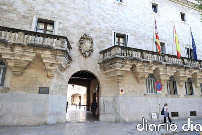 Condenado a 60 años de cárcel por robar fotos íntimas de personas a las que arreglaba sus ordenadores en Eivissa