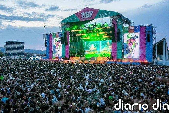 Consumo recomienda reclamar por escrito el dinero de las entradas tras la cancelación del Reggaeton Beach Festival