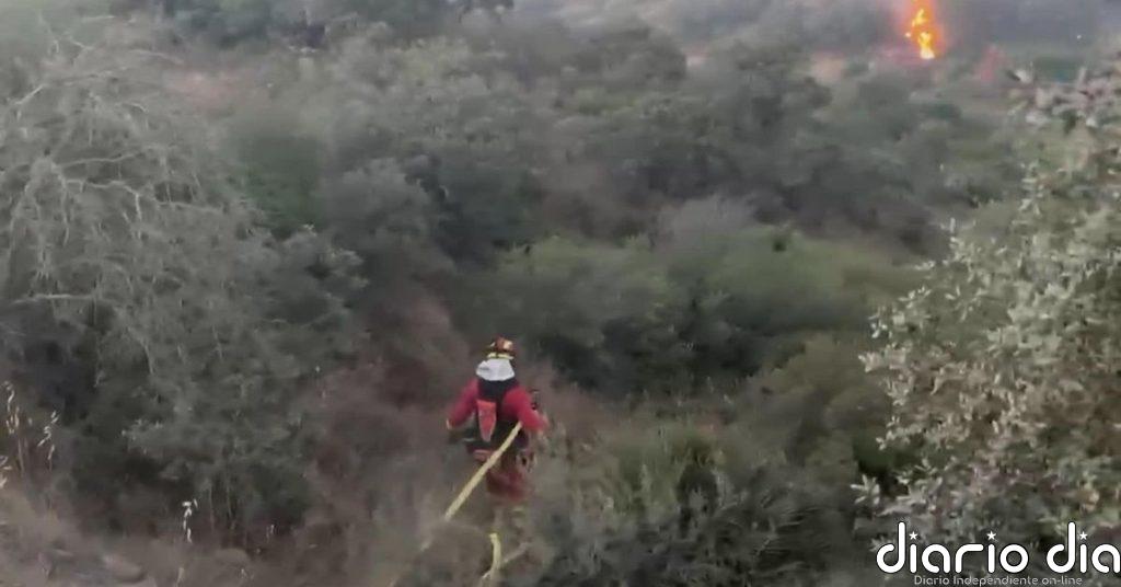Continúa sin control el incendio en Huelva
