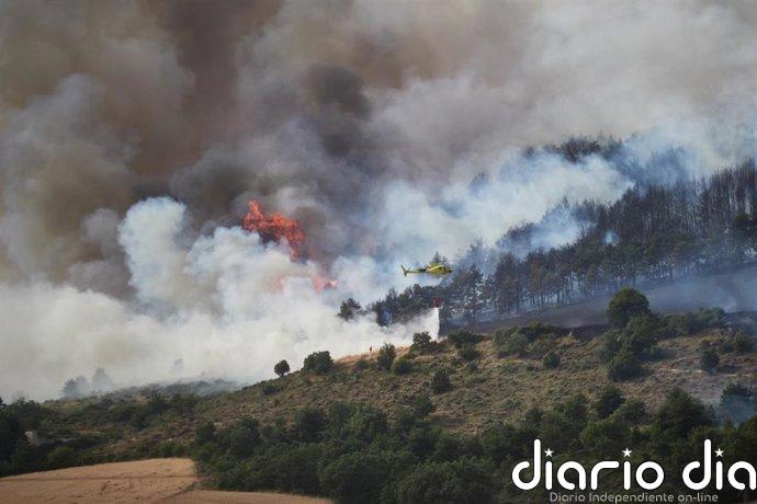 Continúan las labores sobre los puntos calientes del incendio de Ezcabarte