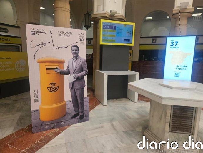 Correos anima en Sevilla a participar en la recta final del certamen literario 'Cartas a Federico' dedicado a Lorca