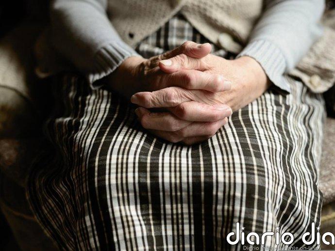 Crece la lista de espera de dependientes: Cada 16 minutos muere uno sin prestación, según Gerentes de Servicios Sociales