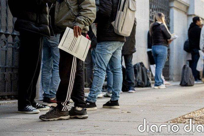 CSIF denuncia "caos informático" en la Policía para expedir documentos y avisa de que la regularización "puede colapsar"