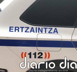Detenido un hombre en Pasaia por tráfico de droga tras localizar 2,6 kilos de hachís en un turismo mal aparcado