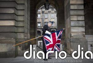 Diez años tras el Brexit, Reino Unido encalla entre bajo crecimiento, más deuda y una libra vulnerable