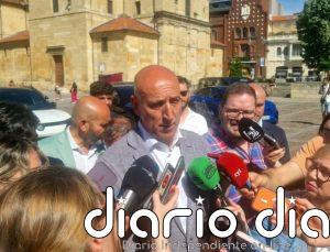 Diez no prevé municipalizar el servicio de la ORA y garantiza que habrá más aparcamientos disuasorios
