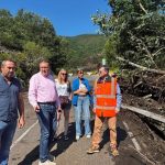 Diputación de León actúa de emergencia en el acceso al Valle de Fornela cortado por un arrastre tras la tormenta de ayer