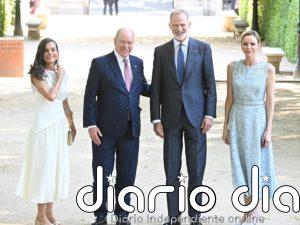 Doña Letizia y Charlène de Mónaco, duelo de estilos en su encuentro en el Real Jardín Botánico