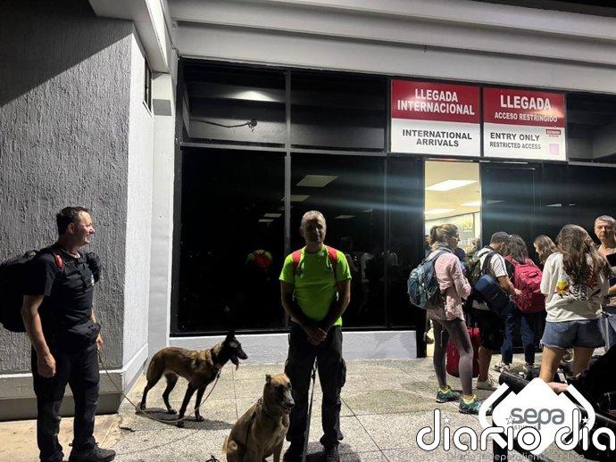 Dos equipos caninos de Asturias participan en la búsqueda de supervivientes en Venezuela