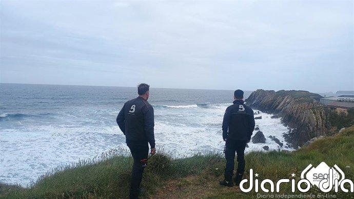 Efectivos de rescate buscan a un hombre de 80 años en Piedras Blancas (Castrillón)