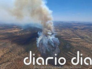 El 112 recomienda cerrar puertas y ventanas y el uso de mascarilla a la población afectada por el incendio de Castuera