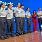 El 43 Grupo del Ejército del Aire y el pintor Augusto Ferrer-Dalmau, galardonados por los periodistas de Defensa