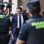 El abogado de Mazón asegura que entregará a la jueza "lo que haya que aportar" una vez estudie la causa