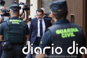 El abogado de Mazón asegura que entregará a la jueza "lo que haya que aportar" una vez estudie la causa