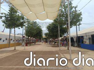 El alcalde de Córdoba valora que los ciudadanos están "muy satisfechos con modelo de feria" y estudiará poner más toldos