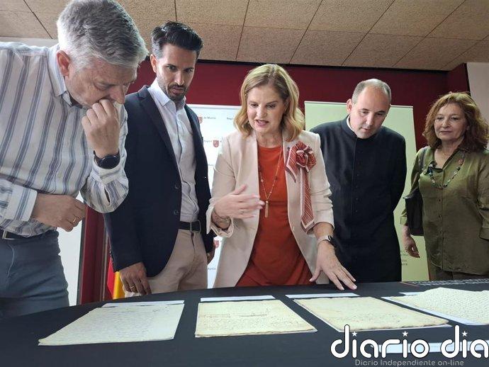 El Ayuntamiento de Alcantarilla recibe del Archivo General documentos históricos fechados entre los siglos XVII y XIX