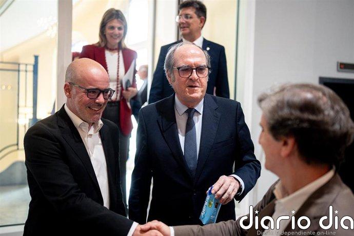 El Defensor sobre limitar el acceso a redes a menores de 16 años: "El camino no es la prohibición. Es la regulación"