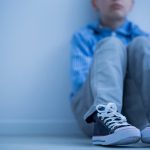 El estrés socioeconómico y la falta de sueño alteran el cerebro de los niños