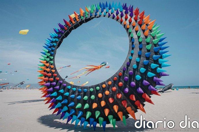 El Festival Internacional de Viento de Castelló incorpora espectáculos nocturnos con figuras iluminadas