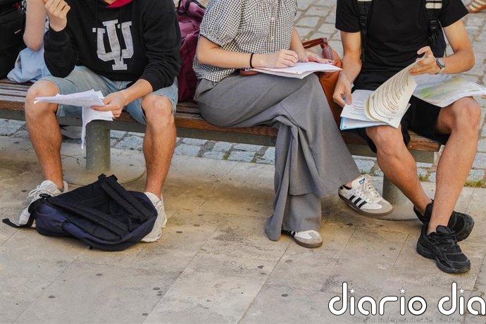 El gasto de los españoles en clases particulares fue de 2.782 millones en 2023/2024: La mitad de alumnos recibió clases