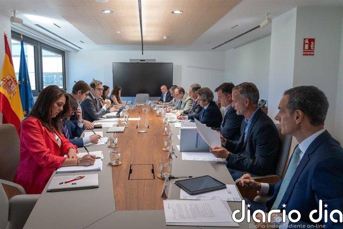 El Gobierno inicia contactos con sectores afectados por la guerra para evaluar la prórroga del plan anticrisis