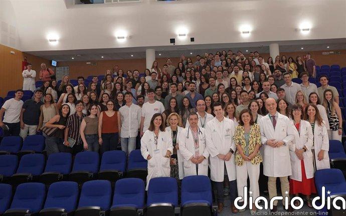 El Hospital Reina Sofía de Córdoba recibe a los 135 nuevos especialistas internos residentes
