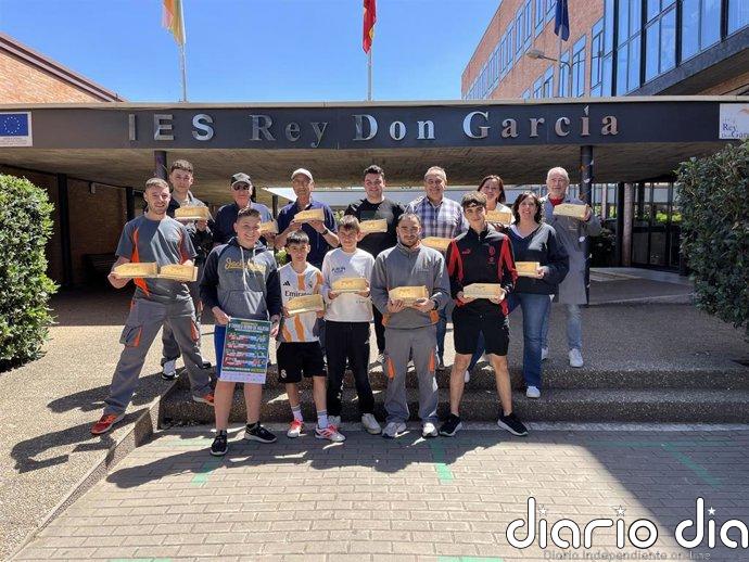 El IES Rey Don García elabora los trofeos del V Torneo Reino de Nájera