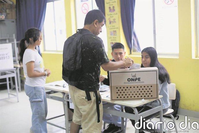 El JEE rechaza el recurso de Sánchez para invalidar más de 2.000 mesas de votación