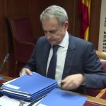 El juez podría imputar a Zapatero delitos fiscales y de contrabando por las joyas halladas en su despacho