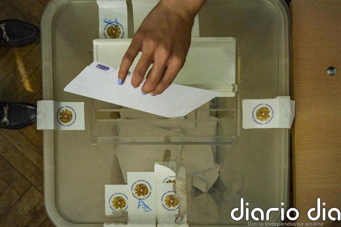 El líder de Armenia Fuerte apela a la participación y defiende una "Armenia reconstruida" durante la jornada electoral