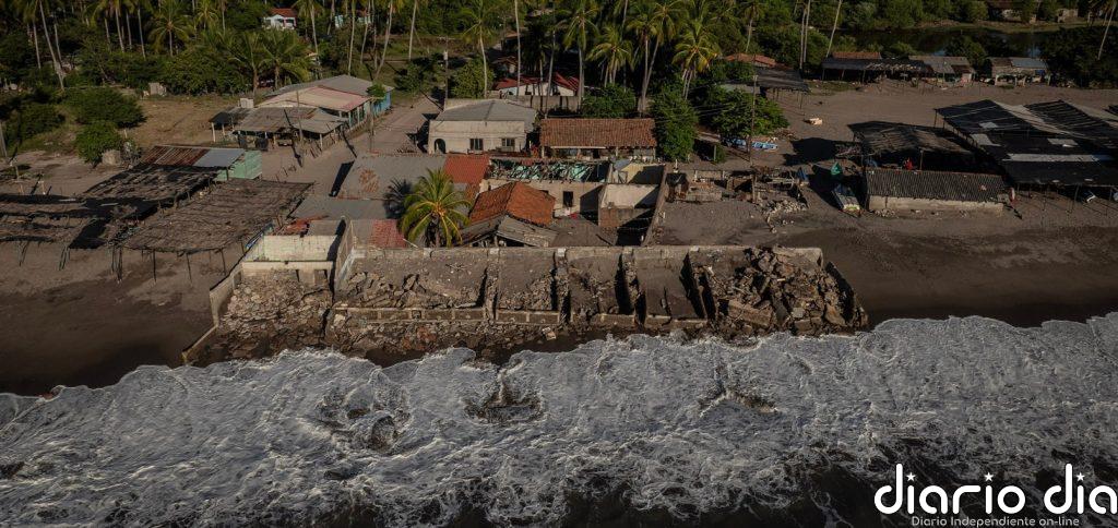 El mar y el clima devastan a la comunidad de Cedeño en Honduras