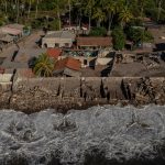 El mar y el clima devastan a la comunidad de Cedeño en Honduras
