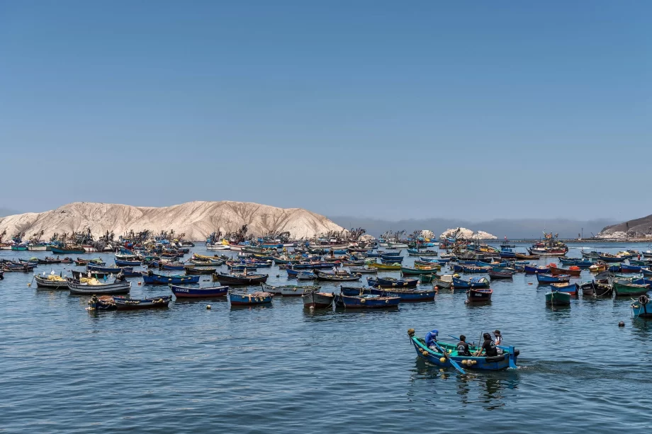 El Niño y la crisis del combustible presionan a pescadores del Pacífico