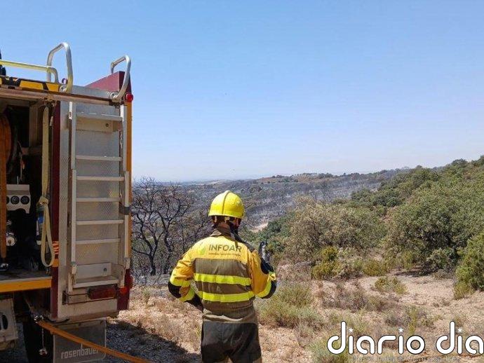El operativo de extinción de Infoar continúa con las labores de vigiancia y refresco en el incendio de Tamarite