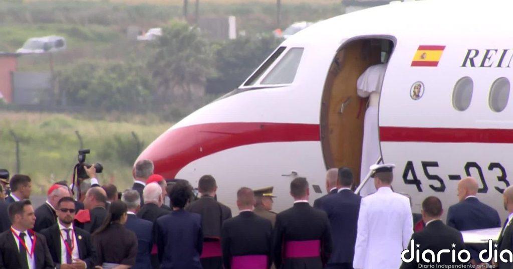 El papa sale definitivamente rumbo a Roma en un Falcon del Ejército del Aire