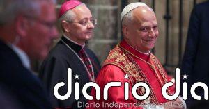 El papa saluda a los fieles en catalán durante su visita a la Catedral de Barcelona